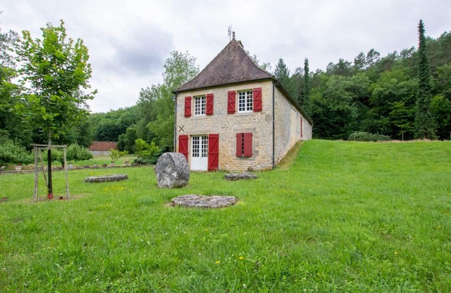 Countryside house 3 BR with garden, pets allowed, near Dordogne and Vézère Valleys