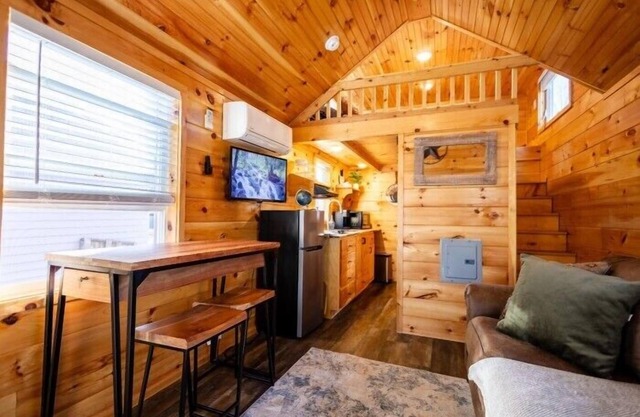 Couples Refuge by Ghosal Luxury Lodging