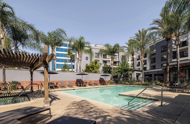 Courtyard by Marriott Los Angeles Burbank Airport