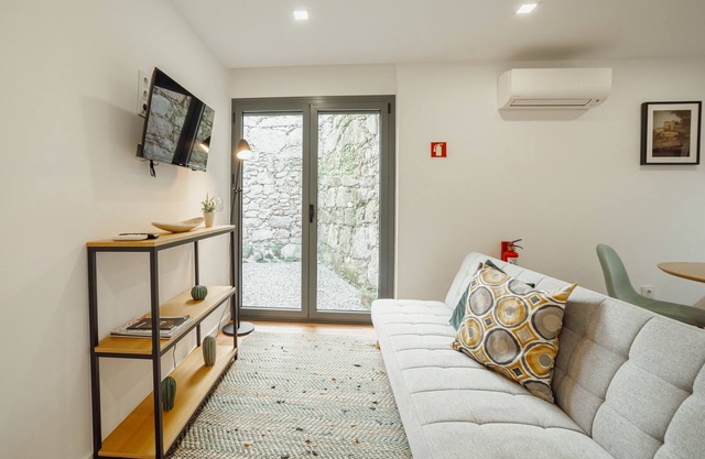 COURTYARD OPORTO DESIGN APARTMENT L WITH TERRACE
