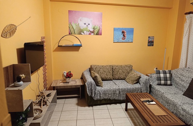 Cozy 1-bedroom apartment with WiFi, AC in lovely Mitilini