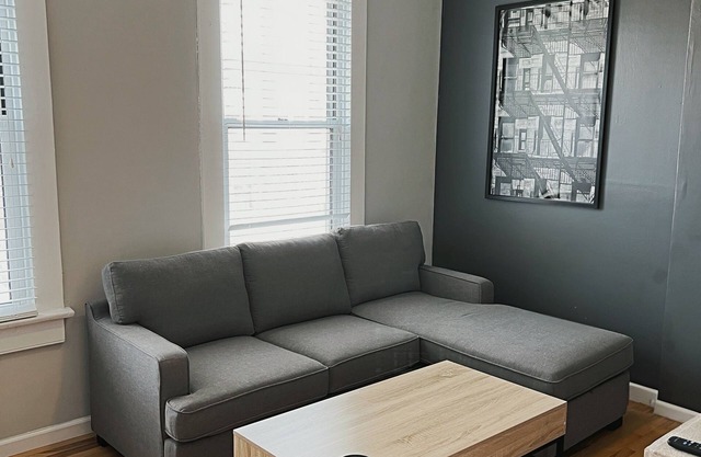 Cozy 1-bedroom apartment with WiFi, AC in charming St. Louis