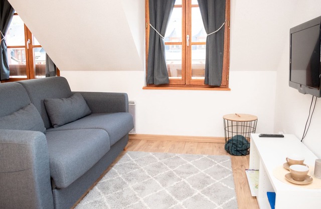 Cozy 1-Bedroom Apartment for 4 with Pool Access in Vignec, Near Saint-Lary-Soulan