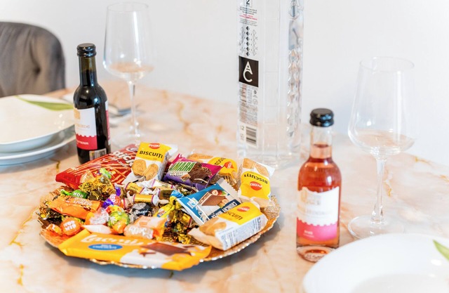 Cozy 1-bedroom apartment with AC, WiFi in charming GirocnApartament Maria