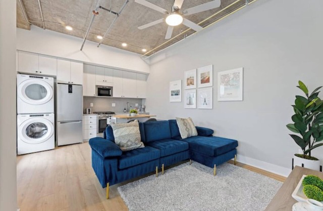 Cozy 1-bedroom condo, fitness room in brilliant Atlanta-Ponce City Market Area