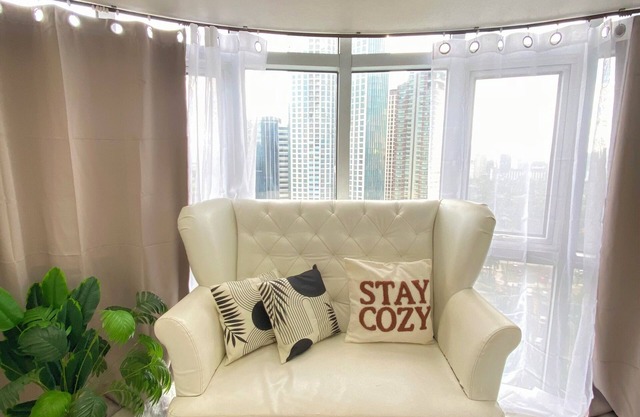Cozy 1-bedroom condo in enjoyable BGC with AC and City View