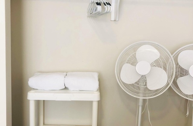 Cozy 1 Bedroom Condo with Parking