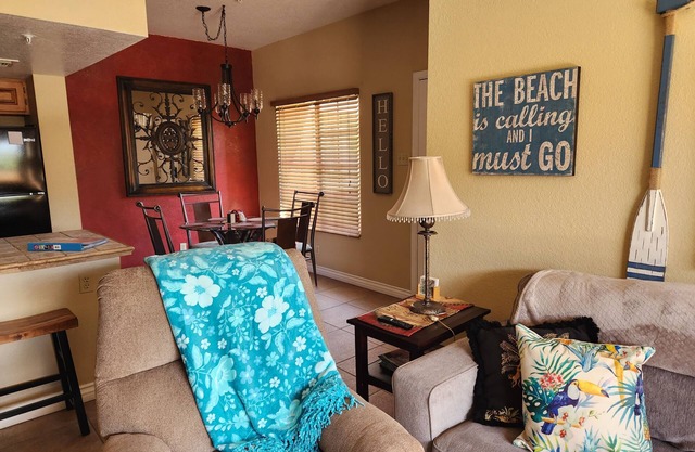 Cozy 1-bedroom condo short walk to the beach in Lake Havasu City