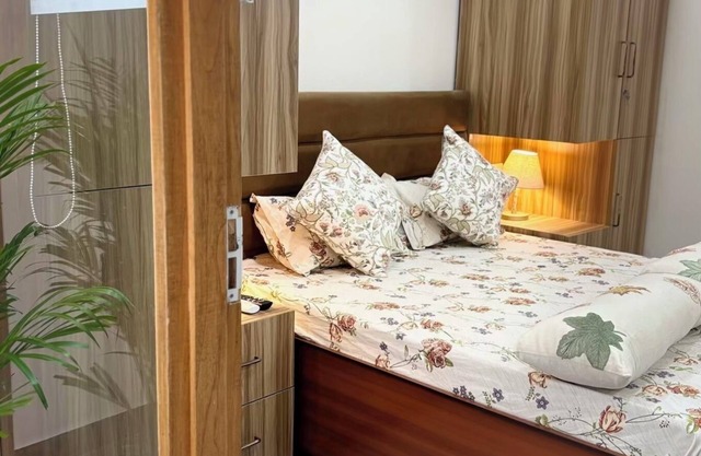 Cozy 1bhk on golf course road, gurgaon