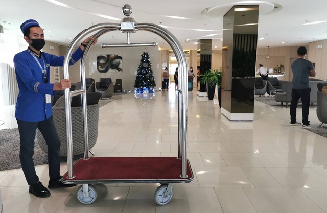 Cozy 1BR Studio: Pool, Balcony, Near Airport and Hotspots.