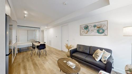 Cozy 2 Bdrm 2 Bath Entire Suite - Centre Hamilton