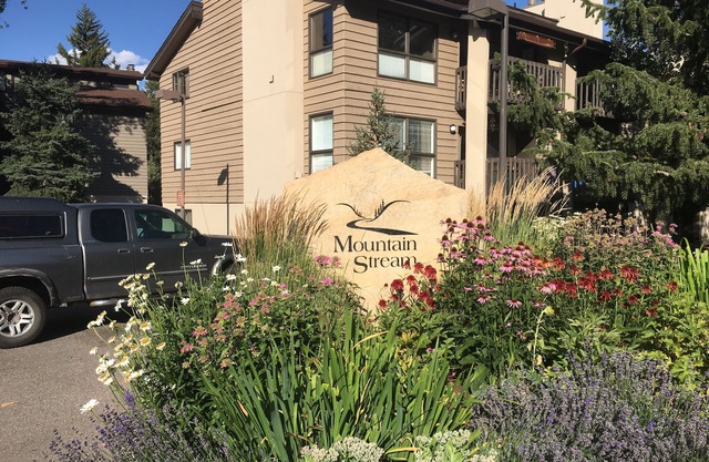 Cozy 2 Bed/2 Bath Condo Located on the Eagle River Between Vail &Beaver Creek