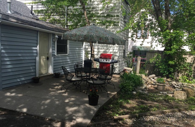 Cozy 2 Bed House, 7 Dollar Uber to Excel Center