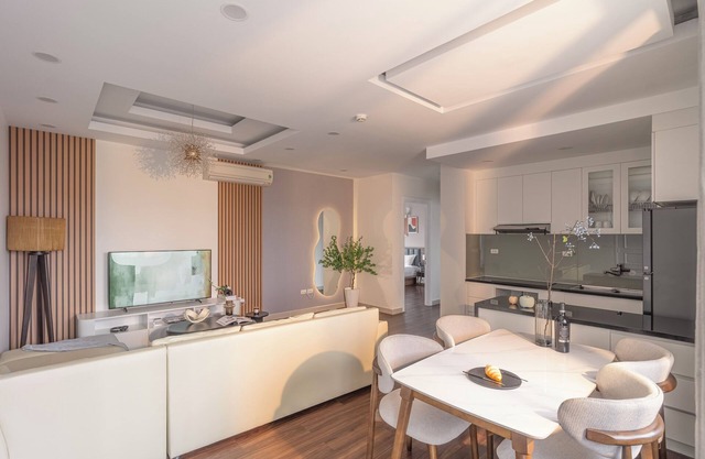 Cozy 2-bedroom apartment with fitness room and AC in charming Hồ Chí Minh