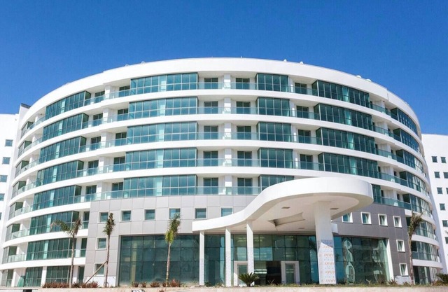 Cozy 2-bedroom apartment with AC, fitness room, WiFi in phenomenal Antalya