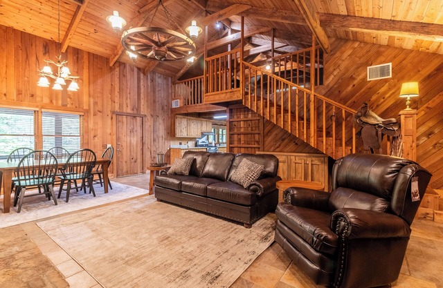 Cozy 2-bedroom cabin in charming Chatsworth, Georgia