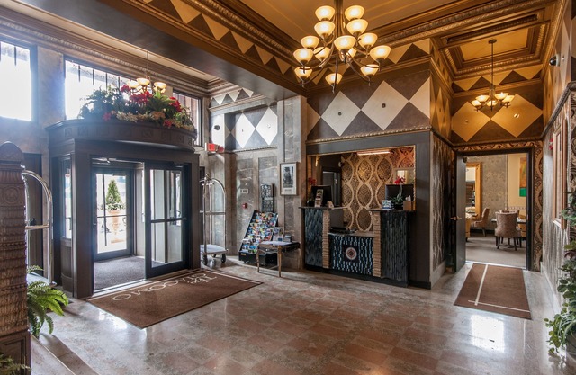 Cozy 2-bedroom condo with WiFi and fitness room in beautiful Niagara Falls