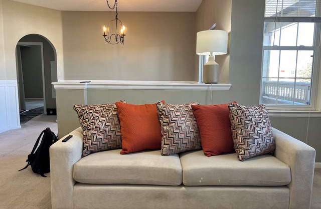 Cozy 2-bedroom condo in fabulous Parker with fitness room, WiFi