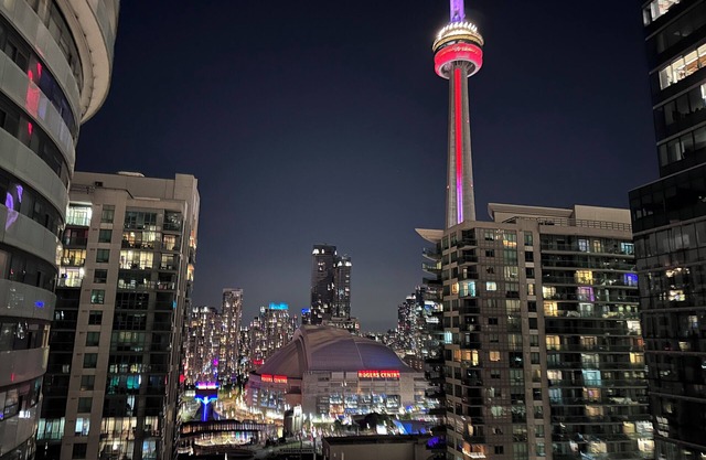 Cozy 2-bedroom condo with AC, fitness room in pleasant Toronto downtown