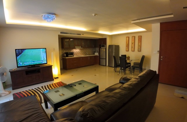 Cozy 2-bedroom condo with AC, WiFi in amazing Pattaya
