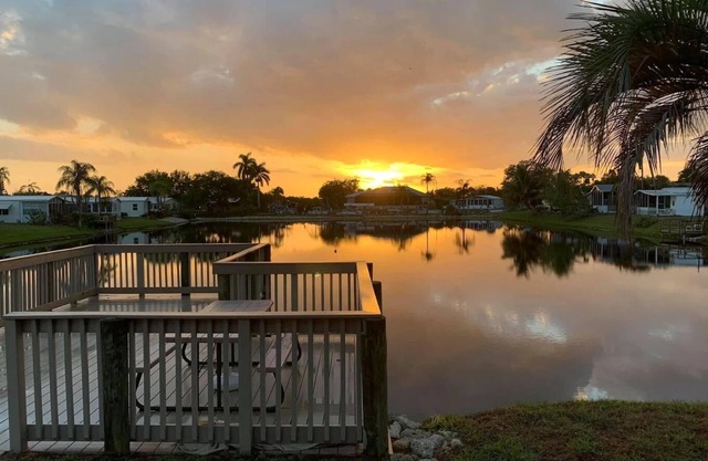 Cozy 2-bedroom home with WiFi, AC in tranquil Bonita Springs