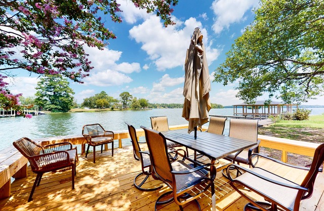 Cozy 2-bedroom house in welcoming Lake Hamilton with AC