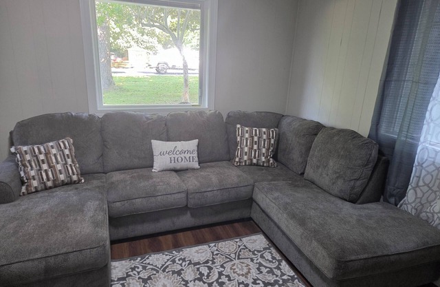 Cozy 2-bedroom house in charming Elm City with WiFi, ACnWilison/Raleigh house