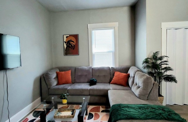 Cozy 2-Bedroom House Near Top Attractions in Covington