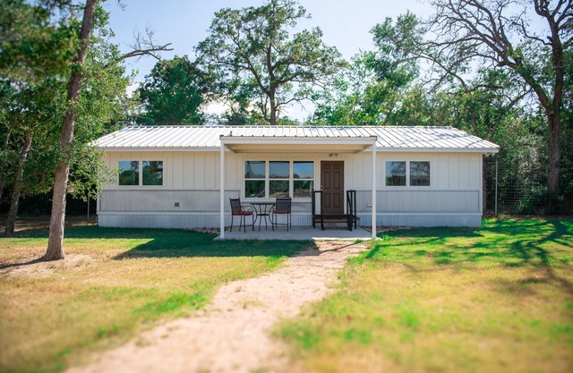 Cozy 2 bedroom in Bryan- Great for Aggie game days