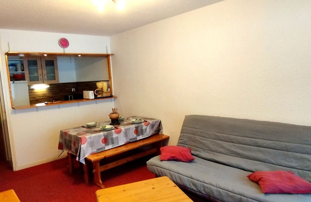 Cozy 2-Room Cabin Apt, Heart of Prapoutel, Near Lifts & Shops, Sleeps 6
