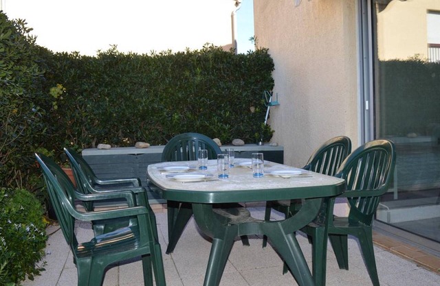 Cozy 2-Room Apartment with Terrace, Parking, and BBQ - Close to Beach, Pets Welcome