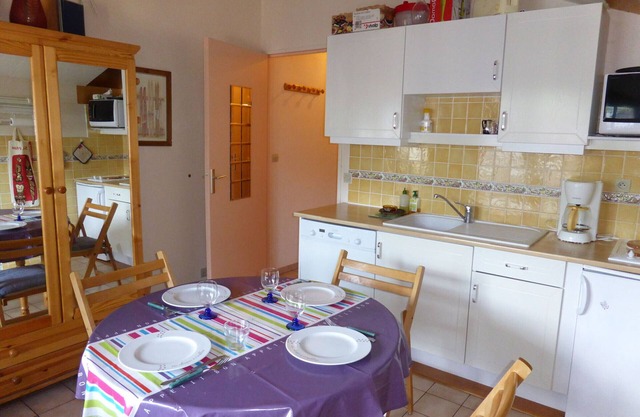 Cozy 2-room apartment for 5 in central Combloux, balcony, parking included