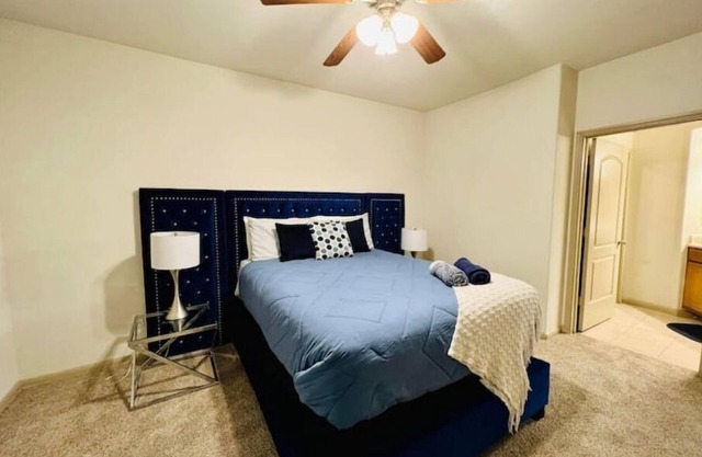 Cozy 2BR Apt in Webster Home away from Home!