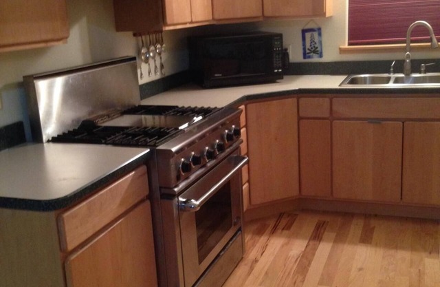 Cozy 3 Br/2.5 Ba Home In The Middle Of Soldotna With Great Access To Everything!