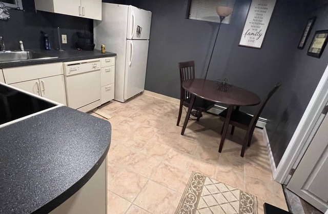 Cozy 3 BR Near Belmont State Park- 4 min Drive