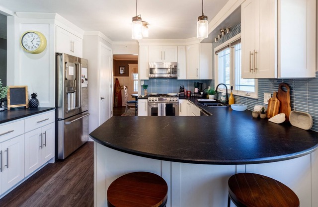 Cozy 3 BR pet friendly home -- 10.5 miles to Fort Bragg