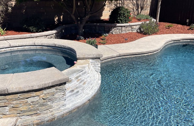 Cozy 4-bedroom house with Pool and Hot Tub in beautiful Plumas Lake