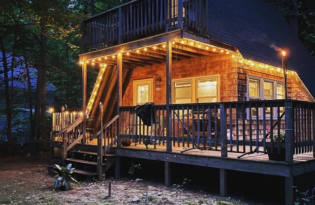 Cozy A frame cabin minutes from Sebago Lake and the Naples Causeway
