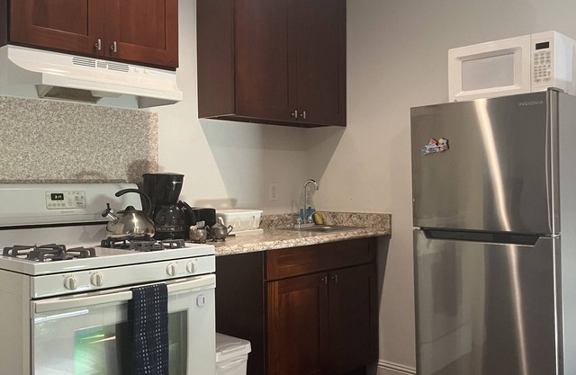Cozy and cute studio in Fontana, CA! Fully private space.