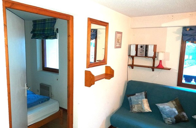 Cozy apartment 50m from slopes, 2 rooms, sleeps 4
