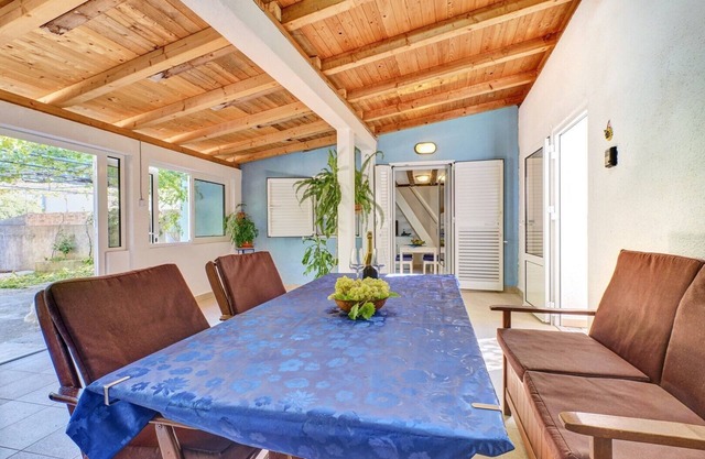 Cozy apartment ANALIA near beautiful beach
