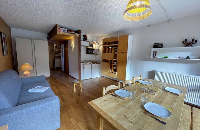 Cozy apartment for 4 with private parking in Serre-Chevalier