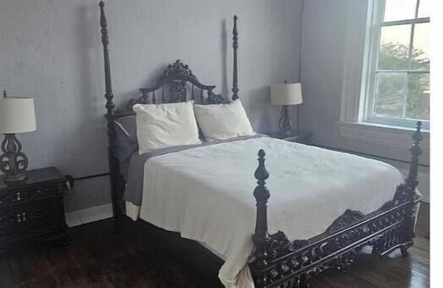 Cozy Apartment in Charming Downtown Delaware