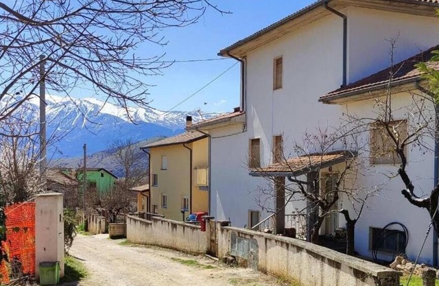 Cozy apartment with private garden and parking in L'Aquila