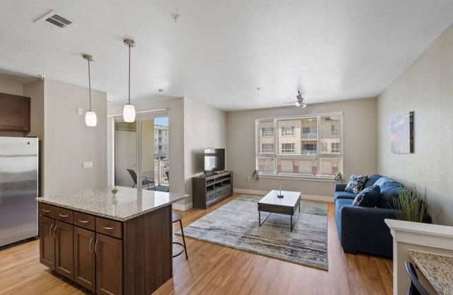 Cozy Apt Near Sky Ridge Medical