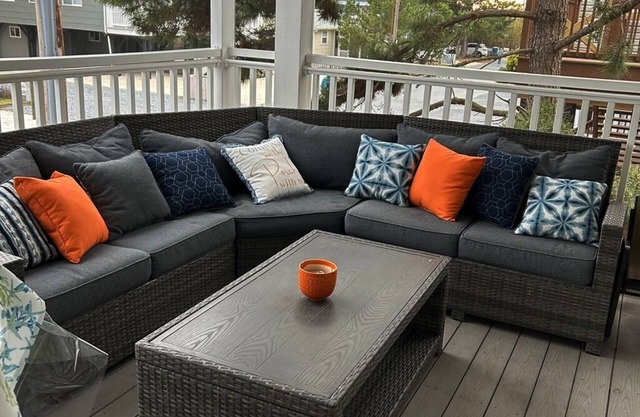 Cozy Beach Condo 3rd House From Ocean!