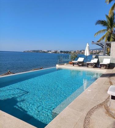 Cozy Beachfront PH Getaway