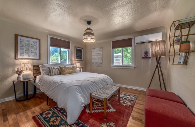 Cozy Boho Bungalow in Eugene!