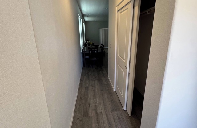 COZY!Brand New never lived in 3-bedroom Duplex in enjoyable Springfield with AC