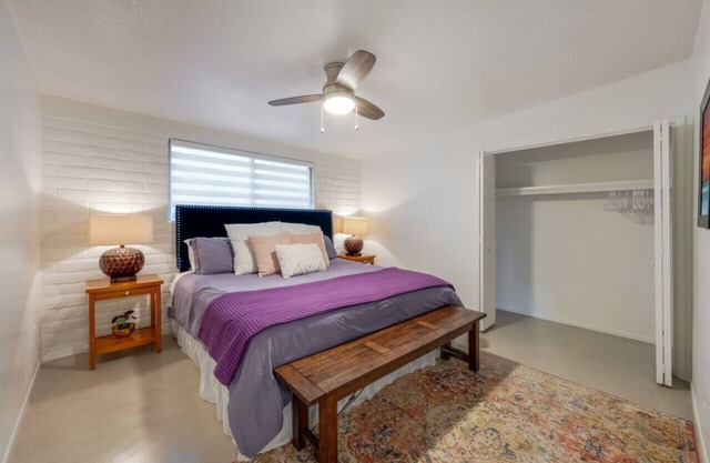 Cozy & Bright/Central/2 BR 1 BA/Spotless